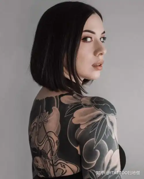 来自米兰的纹身师小姐姐作品和颜值都很能打