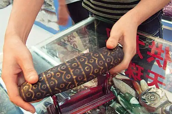 揭秘造假"西藏天珠"全过程