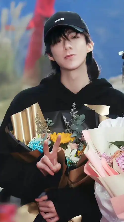 长刘海 狼尾 再看还是很心动