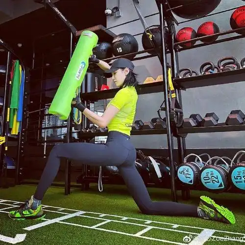 张蓝心调侃十二生肖取钥匙名场面##张蓝心不是在运动就是去运动的路