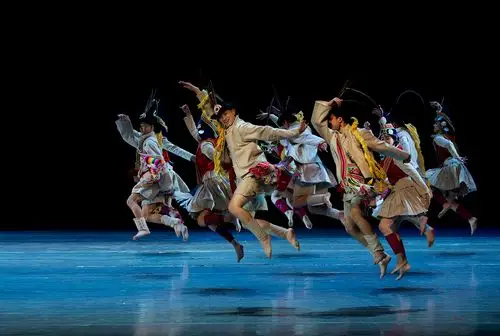 僳僳族群舞《阿尺木刮斗嘎来》中央民族歌舞团倾情演绎