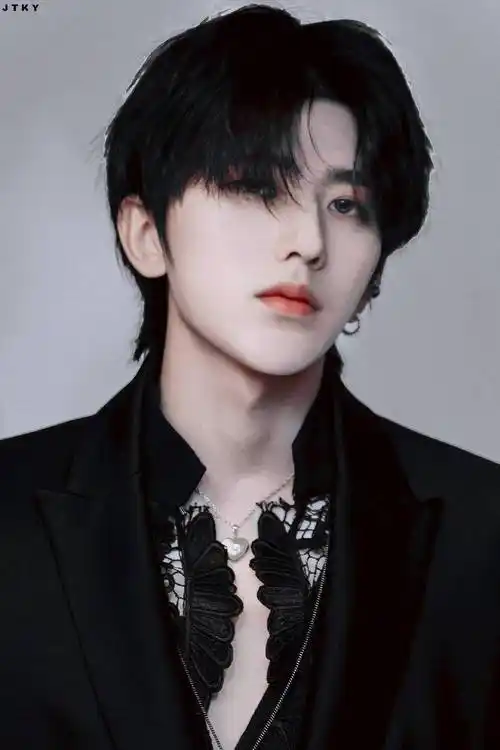 刚曝出另一位秘密情人,蔡徐坤便秒回应是造谣_女士_直播_照片