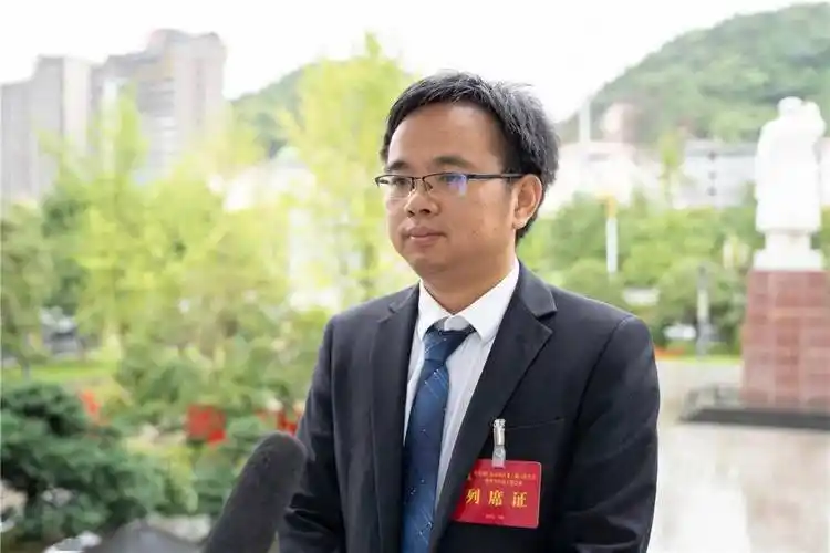 都·转型之城"现代化建设新未来——与会人员凝共识 话发展_工作_万山