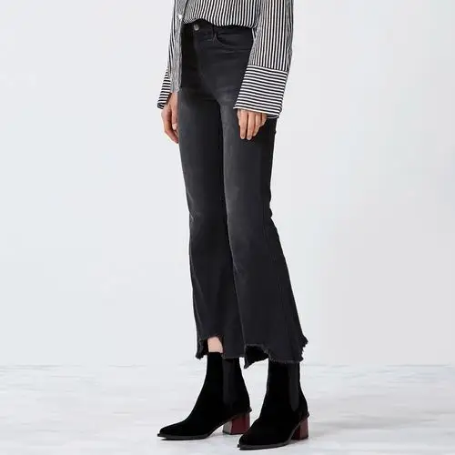 中腰喇叭裤脚剪边不规则毛边牛仔裤