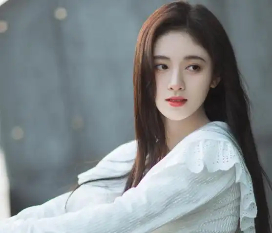 鞠婧祎个人资料简介 整容了吗