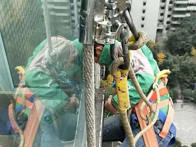 高空外墙施工 北京市宣武区出租房简装 阳光房装修 火锅店设计