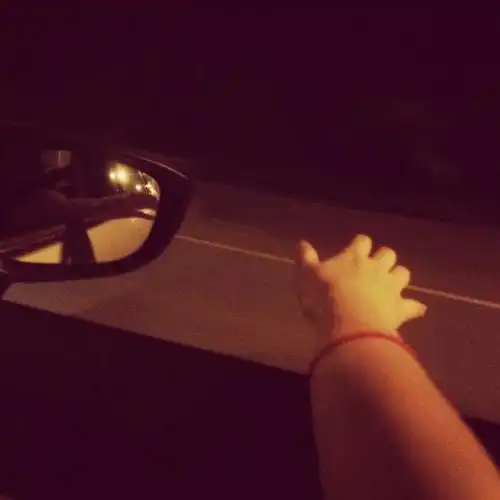 恩 我就是无时无刻不在想你 可是伸手一摸 根本就没有你啊