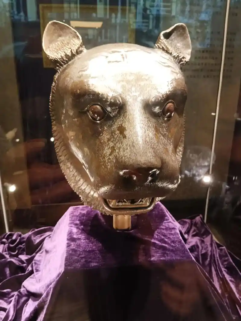 圆明园十二生肖兽首 - 抖音