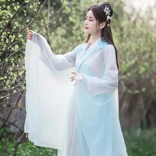 汉服女