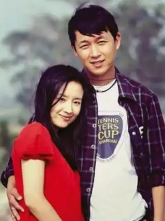 张杰文章邓超郑嘉颖 他们被指靠女人走红?/图