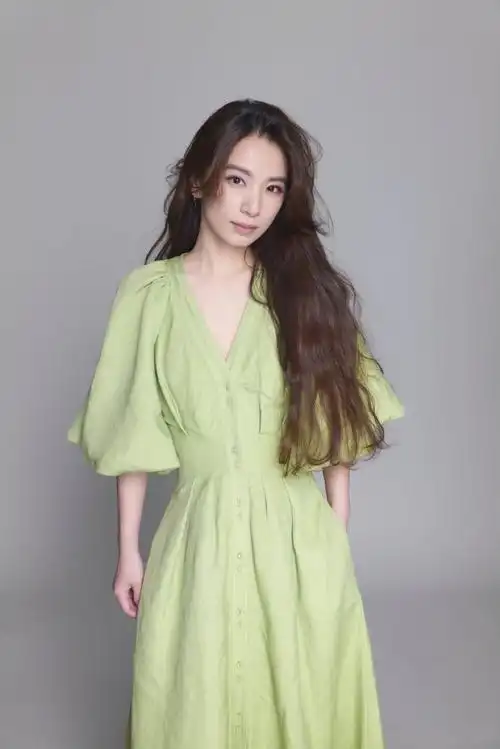 陪田馥甄爬完一山又一山