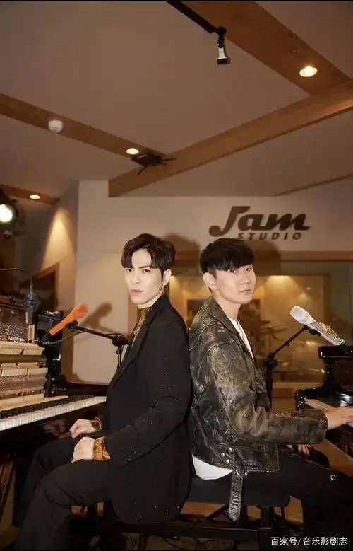 萧敬腾林俊杰登央视舞台,再现"歌手"经典演绎!