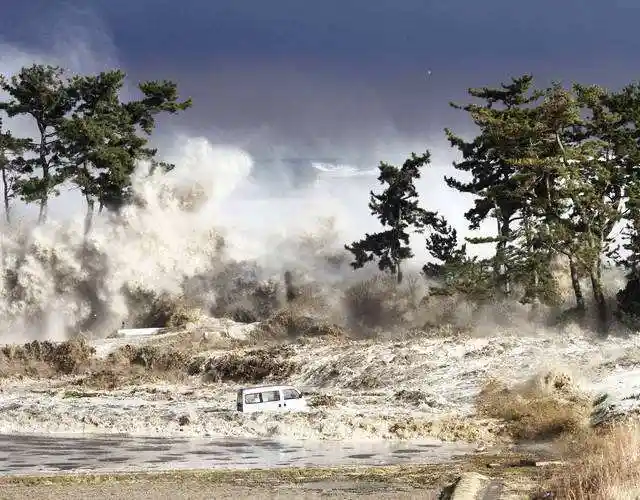 史上最恐怖的魔鬼海啸,巨浪高达524米 !