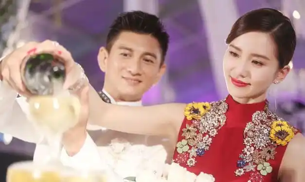 回顾刘诗诗我这辈子正确的决定就是为大17岁的丈夫吴奇隆生儿