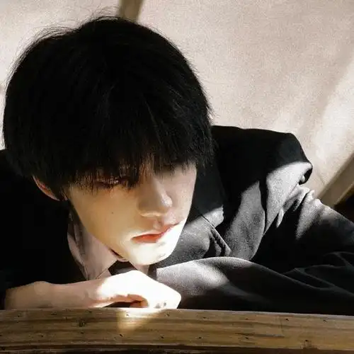 高冷男生头像 上一组 上一张 9/9张图片 没有了 下一组 相关专题 帅哥