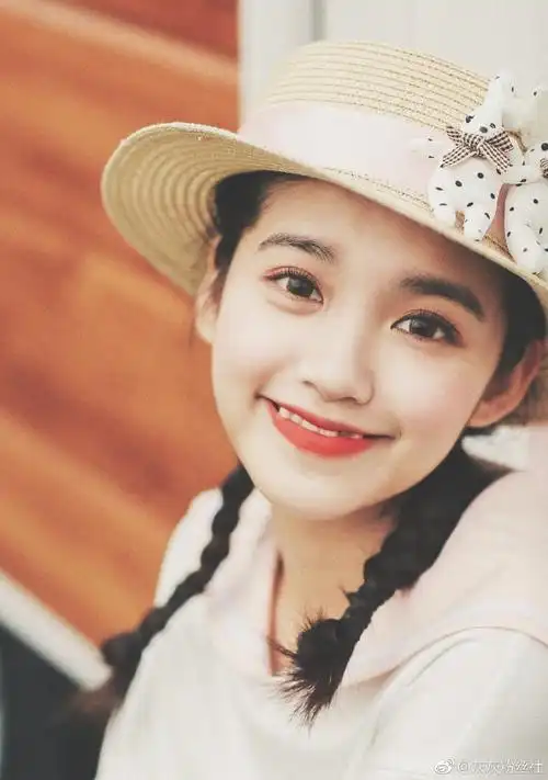 这些虎牙小姐姐聚集了全世界的可爱来甜炸你的心