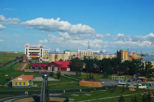 登上国门顶部了望厅,登高远眺,俄罗斯后贝加尔斯克市的风貌和