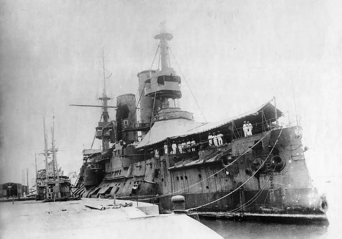 北洋水师祭超级战舰和美国军官