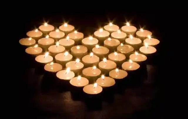 点亮大拇指,祈祷,保佑 返回搜