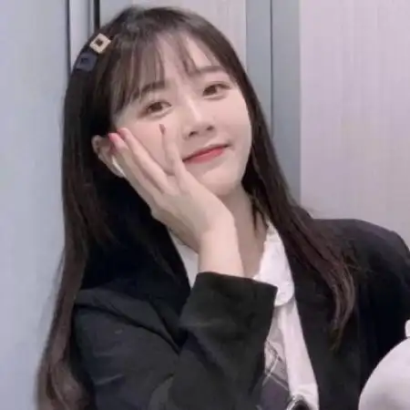 活泼开朗的女生qq头像开怀大笑面带微笑的