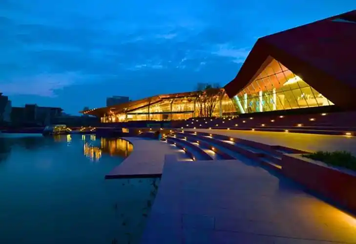 麓湖a4美术馆挣脱了文艺与逼格后会成为成都的文化新地标吗