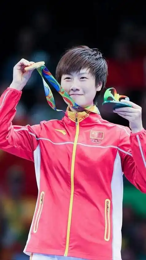 中国第一位乒乓球世界冠军是(国乒女队30年10大名将:王楠张怡宁创两个