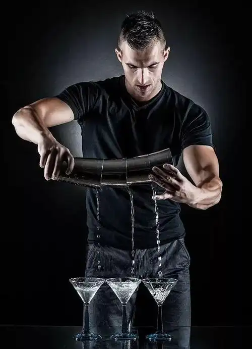 个人工作记录(有一定知名度的厨师会拍摄自己的照片用做宣传材料)第一