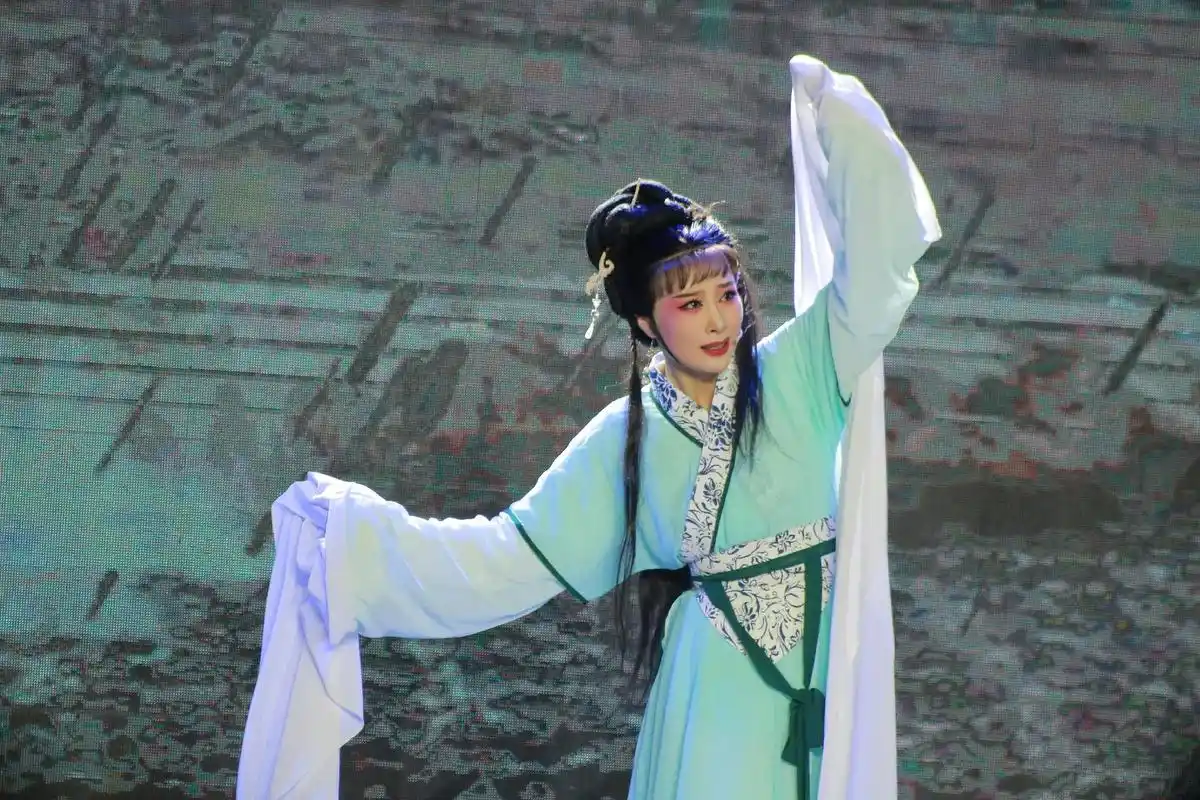 越剧小旦王佳慧 #荆钗记 剧照欣赏#高雅艺术  - 抖音