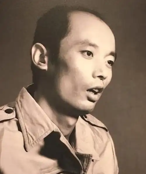 妹妹移居美国父母也相继去世如今66岁的葛优过得如何