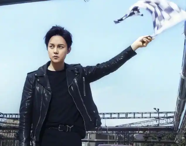 尹正终于剪短发啦当看到效果图后咋感觉撞脸吴彦祖呢