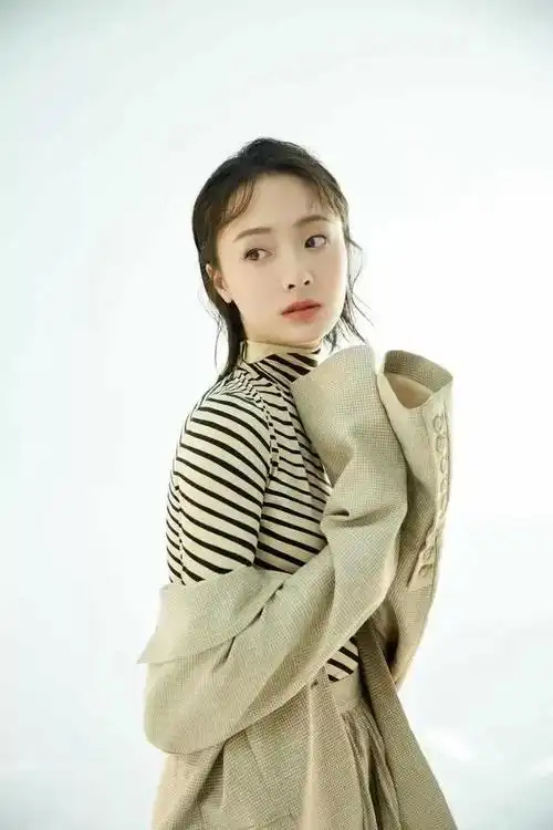 孙铱青春靓丽貌美如花