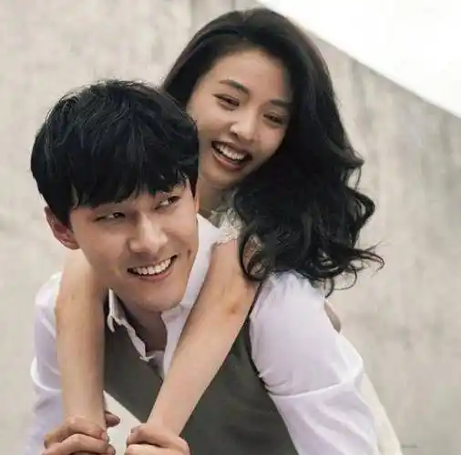 与吴倩一同前往三亚游玩,这个动作让人无语_网友_消息_因为