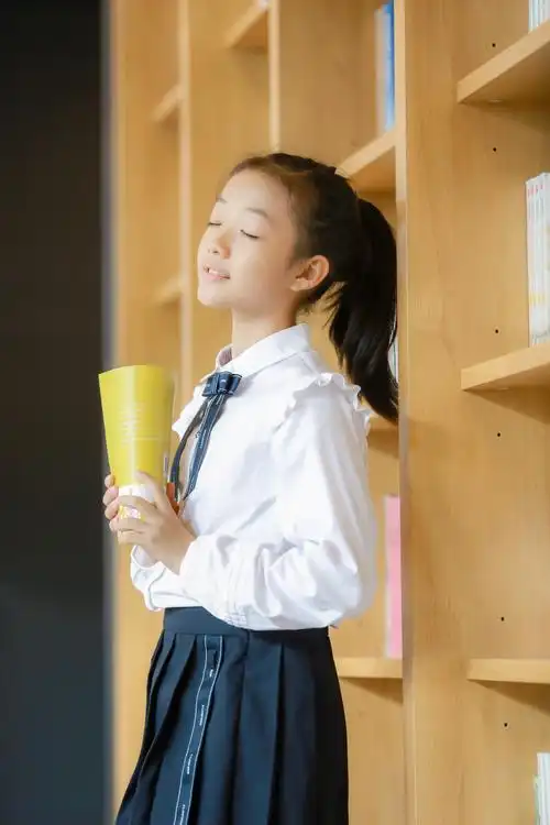 献给我的丑小鸭 我的小天鹅一一11岁的千儿