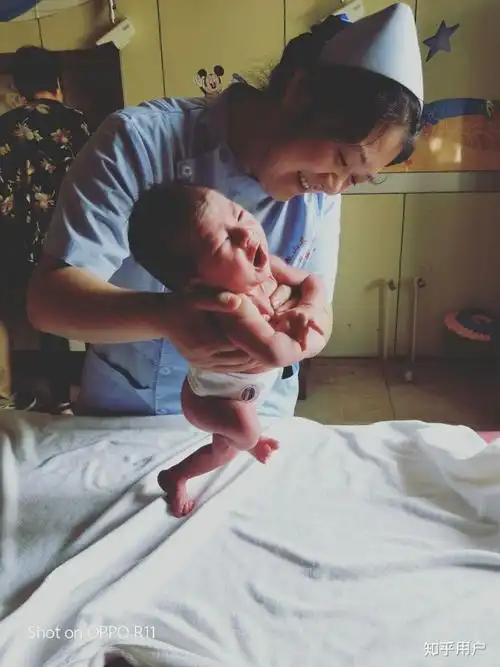 出生的一两个月的小婴儿可以有多可爱?