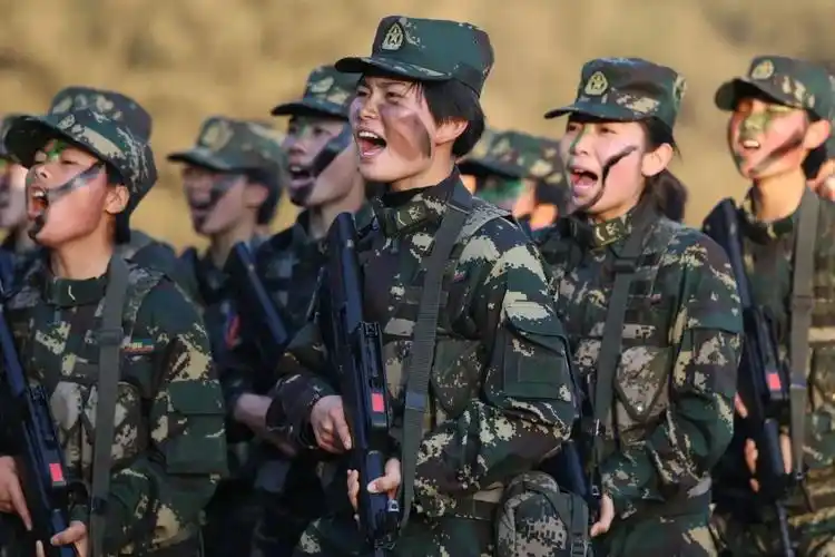 这些就是特战女兵的训练日常!