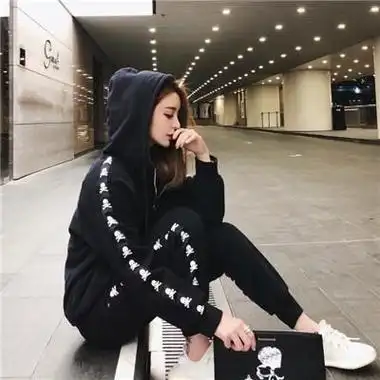 qq伤感失望的头像女生显得孤独喜欢什么就败给什么.