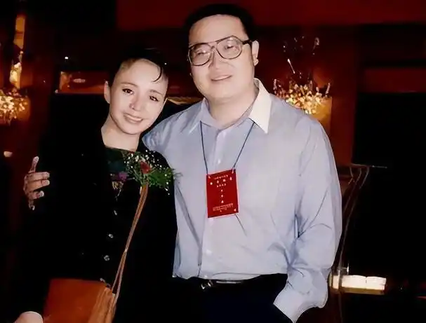 同是英达的骨肉宋丹丹和梁欢的儿子却活成了完全相反的样子