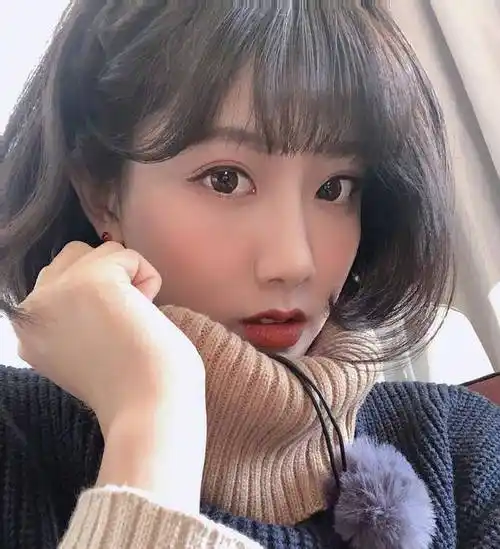 李艺彤洛丽塔美少女可盐可甜的样子想恋爱