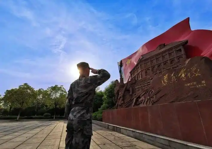 湖南印发《激励大学生参军入伍若干措施》