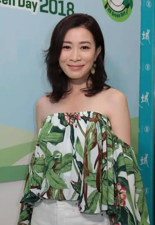 47岁港星佘诗曼今仍未结婚但不觉焦虑,大方直言:我很幸福_陈浩民_香港