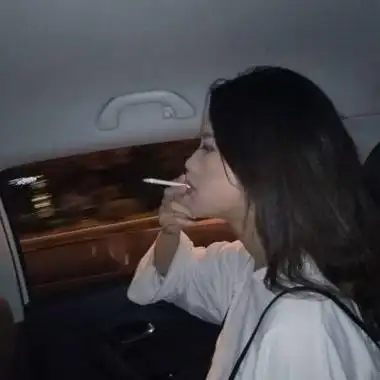 抽烟头像女生 qq头像女生霸气高冷范-图片大观-奇异网