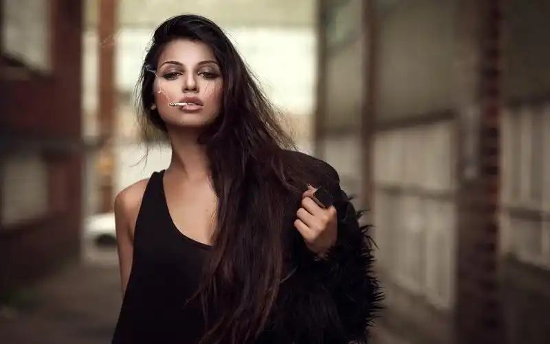 【v粉壁纸】抽烟的女孩另类壁纸【10p】