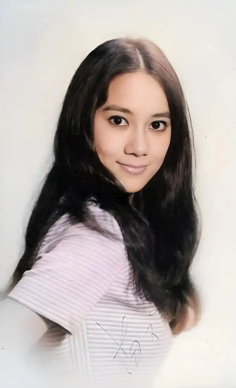 李小龙 苗可秀从不承认,也未否认,她说:"我个性很强,不会 - 抖音