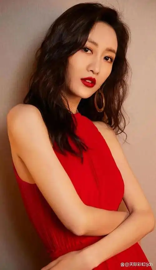 明星沉浮记#,王鸥出生于广西南宁市,她曾参加cctv模特电视大赛全国总