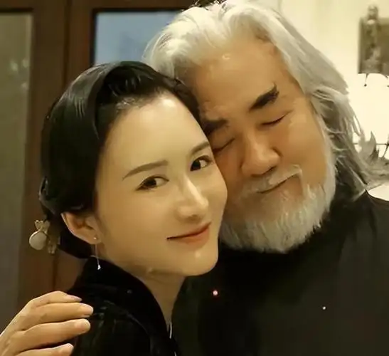 张纪中72岁首次公开承认大儿子马丁是妻子杜星霖与外国人所生