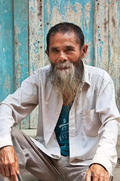 汉民族部落从古老的小镇大徐广西壮族自治区桂林中国精彩80岁的老男人