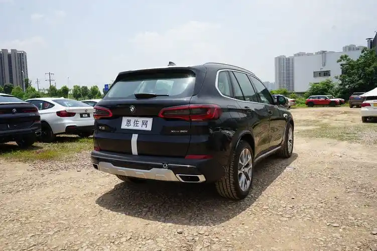宝马x5 xdrive30i x设计套装 宝石青/咖啡 现车优惠3个点