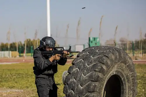 新疆特警练兵场上练精兵