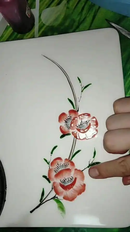 非常漂亮的画盘,用果酱画出来的花,也可以栩栩如生