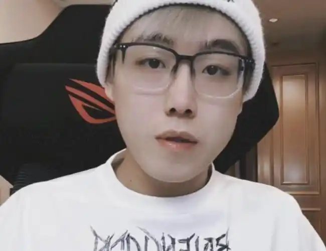 陈泽这么火爆吗?代播lol观看人次1523万,远超张大仙的589万_腾讯新闻